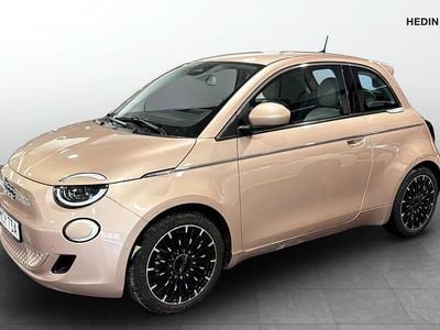 Röd Begagnad 2021 Fiat 500e La Prima Sedan | 184 900 kr