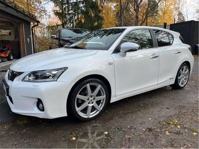 Lexus CT200h