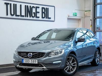 Grå Begagnad 2018 Volvo V60 CC Standard Kombi | 214 900 kr (Superpris)
