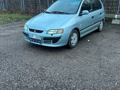 Begagnad Mitsubishi Space Star 111 HK (81 kW) 2004 Halvkombi