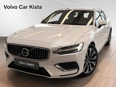 Vit Begagnad 2023 Volvo V60 Kombi | 324 900 kr (Marknadspris)