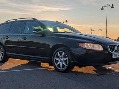 Begagnad 2008 Volvo V70 Kombi | 30 000 kr (Marknadspris)
