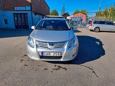 Begagnad Toyota Avensis Business Edition 147 HK (108 kW) 2010 Silver Kombi