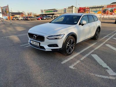 Crystal white Begagnad 2021 Volvo V90 CC Kombi | 330 000 kr (Bra pris)