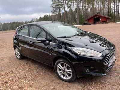 begagnad Ford Fiesta 5-dörrar 1.0 EcoBoost Euro 6 med 3076 mil