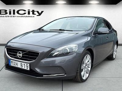 Grå Begagnad 2013 Volvo V40 Kombi | 169 000 kr (Lite dyr)