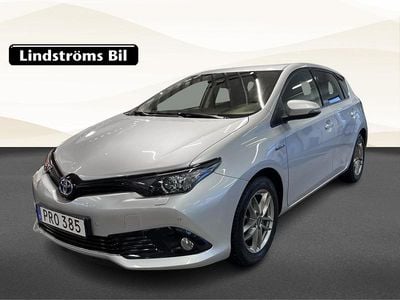 Silver Begagnad 2018 Toyota Auris Hybrid Edition Halvkombi | 179 900 kr (Marknadspris)