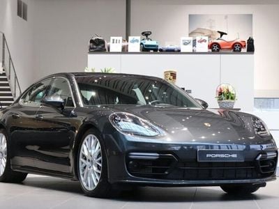 Porsche Panamera 4