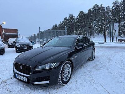 Begagnad Jaguar XF 180 HK (132 kW) 2016 Svart Sedan