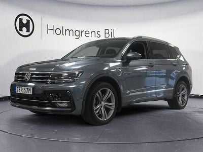 Grå Begagnad 2018 VW Tiguan R-line SUV | 348 800 kr (Dyr)
