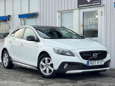 Begagnad Volvo V40 Ocean Race 190 HK (139 kW) 2015 Vit Halvkombi