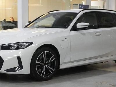 Alpinvit Begagnad 2025 BMW 330 M Sport Kombi | 489 800 kr