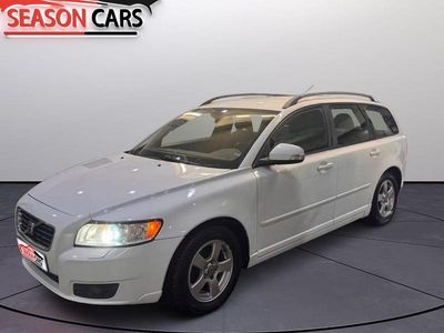 Begagnad Volvo V50 Momentum 109 HK (80 kW) 2009 Vit Kombi