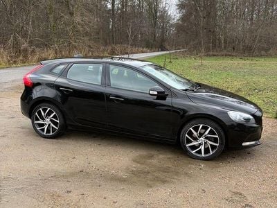 Begagnad 2016 Volvo V40 Halvkombi | 120 000 kr