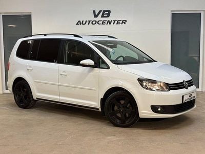 Vit Begagnad 2015 VW Touran Minibuss | 101 900 kr (Marknadspris)