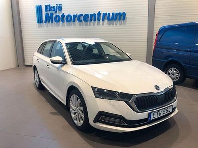 Vit Begagnad 2021 Skoda Octavia Style Kombi | 269 900 kr (Marknadspris)