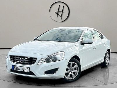 Begagnad Volvo S60 Momentum 163 HK (119 kW) 2010 Vit Sedan