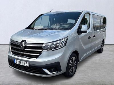 Grå Begagnad 2024 Renault Trafic Minibuss | 559 800 kr