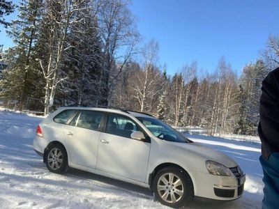 Begagnad VW Golf VI 105 HK (77 kW) 2009 Halvkombi