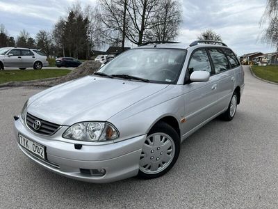 begagnad Toyota Avensis Kombi 1.8 VVT-i Besiktigad Dragkrok