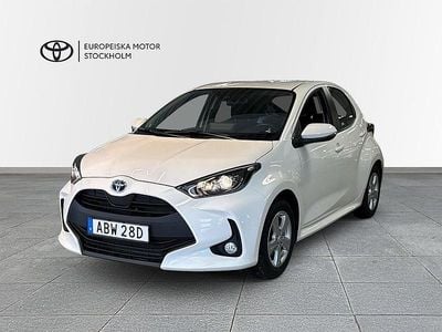 Begagnad Toyota Yaris Hybrid Active 116 HK (85 kW) 2023 Vit Halvkombi