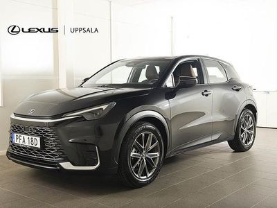 Svart Begagnad 2024 Lexus LBX SUV | 369 900 kr (Marknadspris)