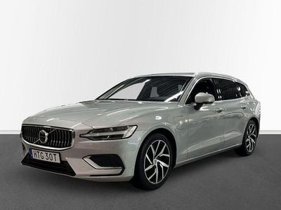 Silver Begagnad 2023 Volvo V60 Core Kombi | 369 500 kr (Bra pris)