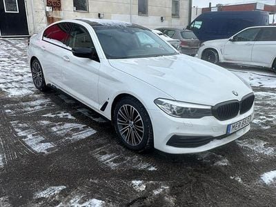 Begagnad BMW 530 iPerformance 252 HK (185 kW) 2019 Vit metallic Sedan