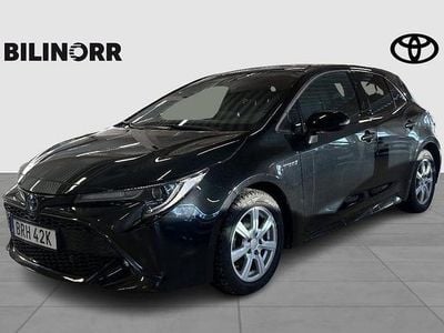 Begagnad Toyota Corolla Style 124 HK (91 kW) 2021 Svart Halvkombi
