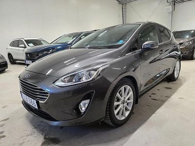 Begagnad Ford Fiesta Titanium 101 HK (74 kW) 2018 Grå metallic Halvkombi