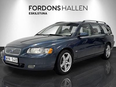 Blå Begagnad 2004 Volvo V70 Momentum Kombi | 69 900 kr (Dyr)