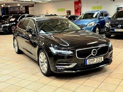 Svart Begagnad 2016 Volvo V90 Momentum Kombi | 209 900 kr (Marknadspris)