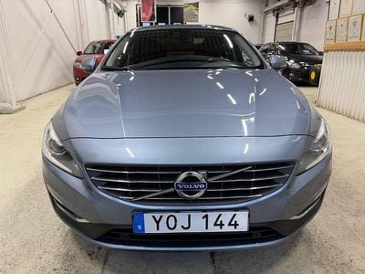 Begagnad Volvo S60 Momentum 220 HK (161 kW) 2018 Ljusblå Sedan