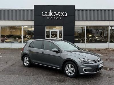 Begagnad VW e-Golf 100 kW (137 HK) 2017 Mörkgrå Halvkombi