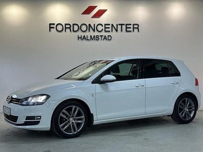 Vit Begagnad 2015 VW Golf VII Halvkombi | 145 000 kr (Marknadspris)