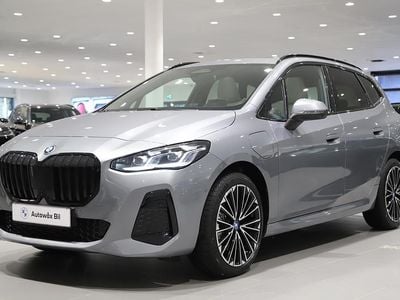 Grå Begagnad 2024 BMW 230e Active Tourer Comfort Edition Minibuss | 475 000 kr
