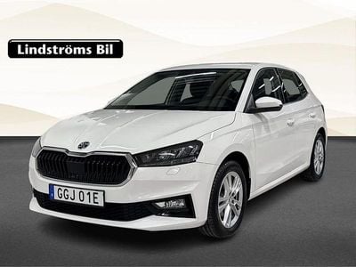Vit Begagnad 2023 Skoda Fabia Style Halvkombi | 214 900 kr (Marknadspris)