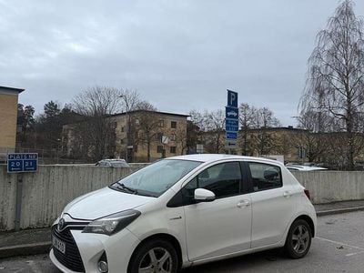 Begagnad 2014 Toyota Yaris Hybrid Halvkombi | 85 000 kr (Lite dyr)