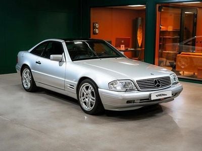 Begagnad Mercedes SL320 231 HK (169 kW) 1998 Ljusgrå Cab
