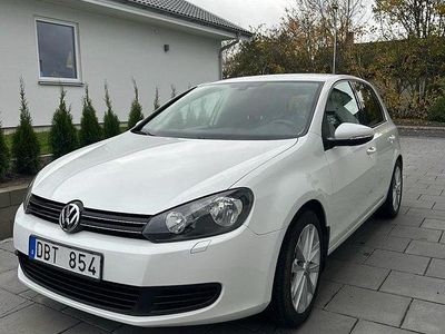 Vit Begagnad 2012 VW Golf VII Halvkombi | 53 000 kr (Marknadspris)