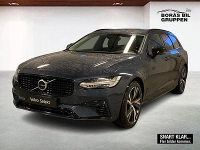 Blå Begagnad 2023 Volvo V90 Plus Kombi | 439 000 kr (Marknadspris)