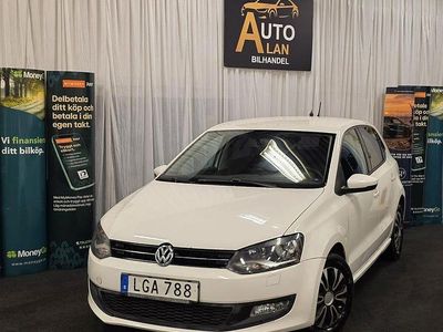 Vit Begagnad 2011 VW Polo Halvkombi | 31 900 kr (Marknadspris)