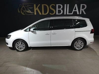 Vit Begagnad 2017 VW Sharan GT Minibuss | 269 500 kr (Marknadspris)