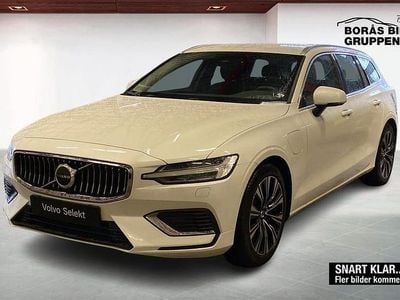Vit Begagnad 2024 Volvo V60 Core Kombi | 379 000 kr (Marknadspris)