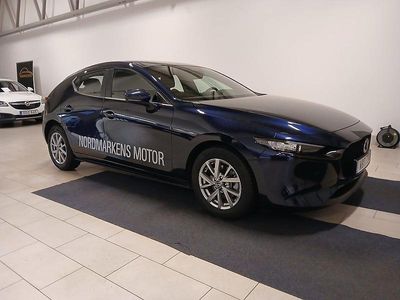 Blå Begagnad 2024 Mazda 3 Halvkombi | 299 000 kr