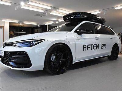 Vit (oryx white pearl black) Ny 2025 VW Passat Edition Kombi | 729 800 kr