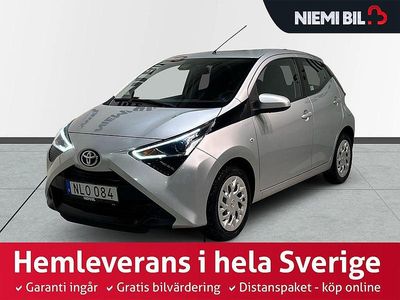 Silver metallic Begagnad 2018 Toyota Aygo X-play Halvkombi | 119 900 kr (Marknadspris)