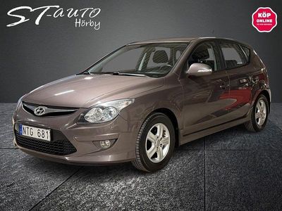Ljusbrun Begagnad 2011 Hyundai i30 Halvkombi | 44 900 kr (Marknadspris)