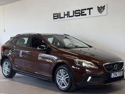 Begagnad Volvo V40 CC Summum 152 HK (111 kW) 2016 Brun Kombi