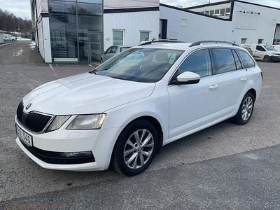 Begagnad Skoda Octavia 131 HK (96 kW) 2019 Vit